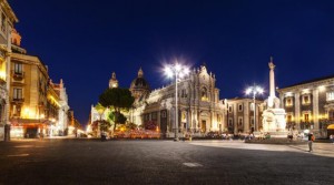 catania_piazza_duomo_notte