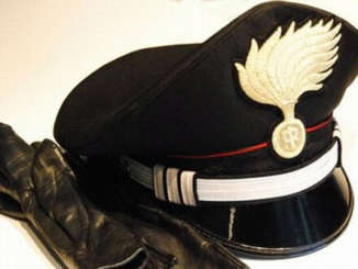 carabinieri_guanti_e_cappello