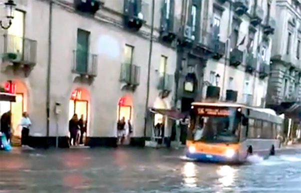 Catania paralizzata della pioggia