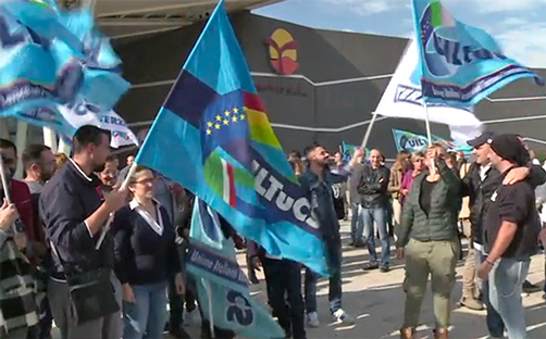 Spaccio alimentare chiude, protestano dipendenti