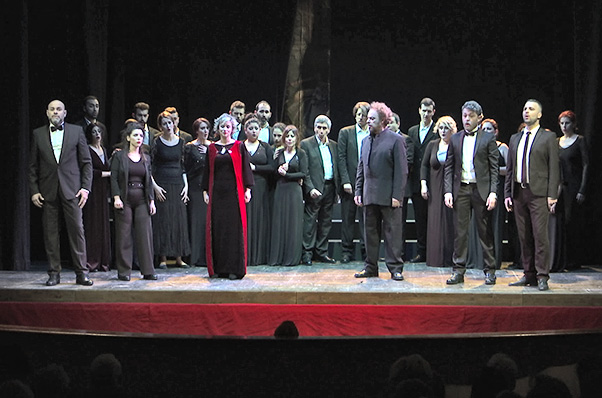 Coro Lirico Siciliano, cascata di applausi per il Macbeth a Modica - interviste