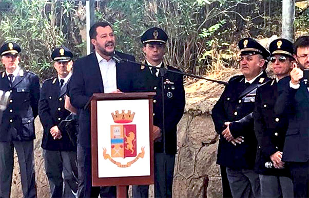 Cara Mineo, Salvini contestato