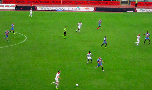 Catania-Bari 0-0, compattezza predominante