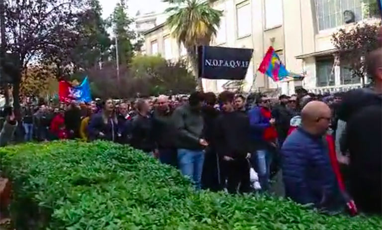 Liberate il Catania, tifosi in corteo