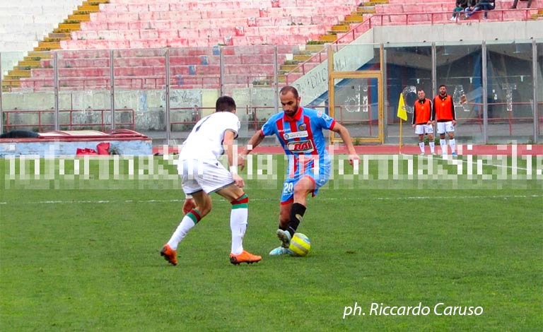 Catania-Ternana 0-0, umbri in finale