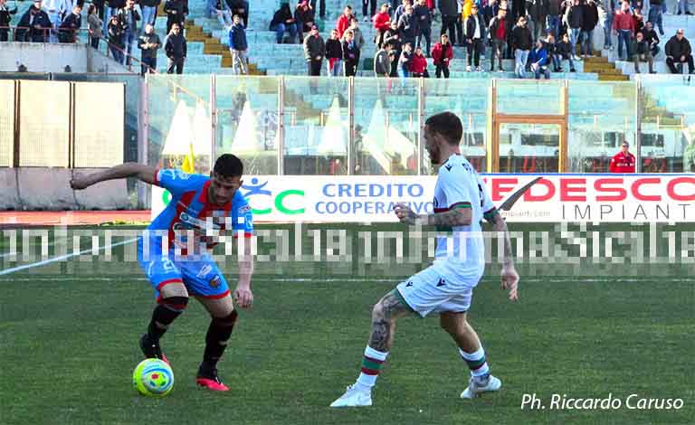 Catania-Ternana 0-0, niente goal