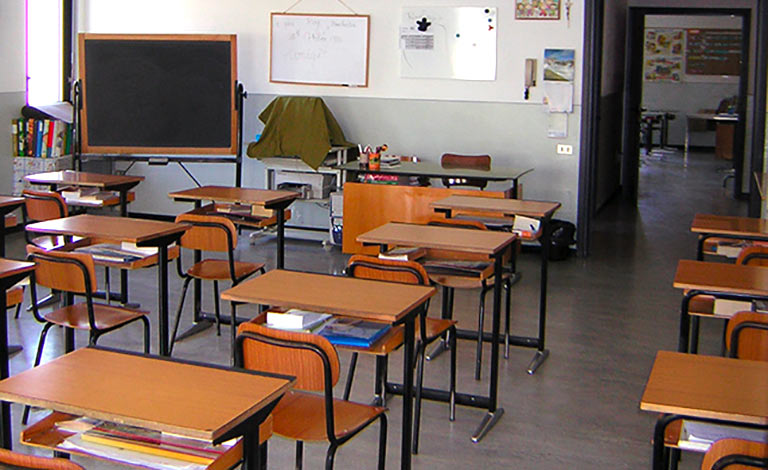 Isolamento per 930 alunni a Palagonia, scuole chiuse