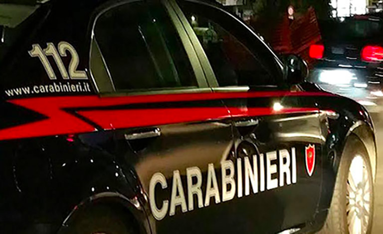 Suicidio a Catania, esce dall’auto e si dà fuoco