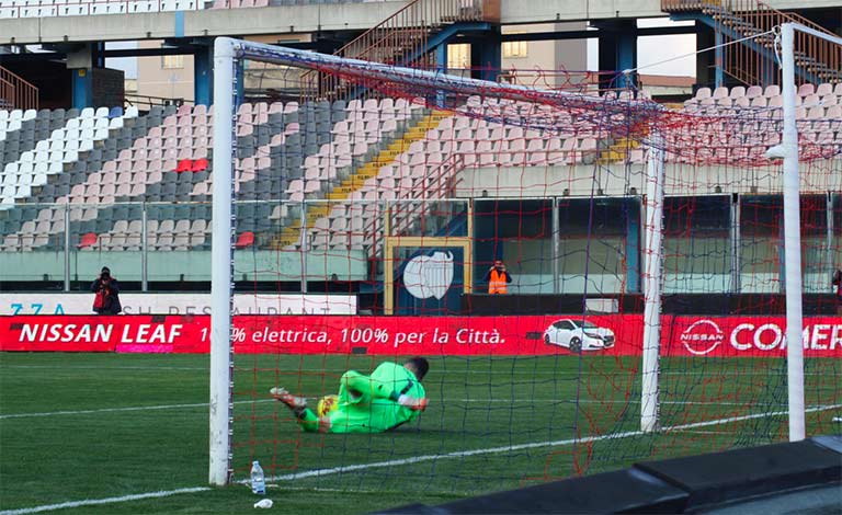Catania-Bari 1-1, Sarao premia gli etnei