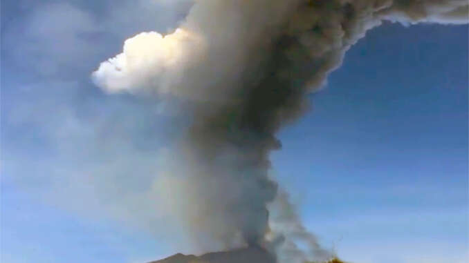 Etna da vita a nuova eruzione piroclastica - video
