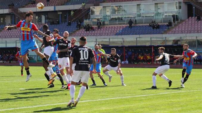 Catania-Teramo 0-1, mancano freddezza e occasioni