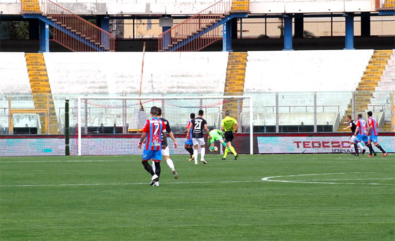 Catania-Teramo 0-1, mancano freddezza e occasioni