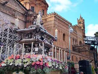 Palermo, tutti devoti a Santa Rosalia