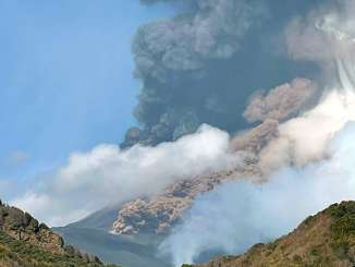 Etna, danni e cenere lavica anche a Taormina - Video