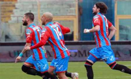 Taranto-Catania 3-2, Bellocq fredda i rossoazzurri