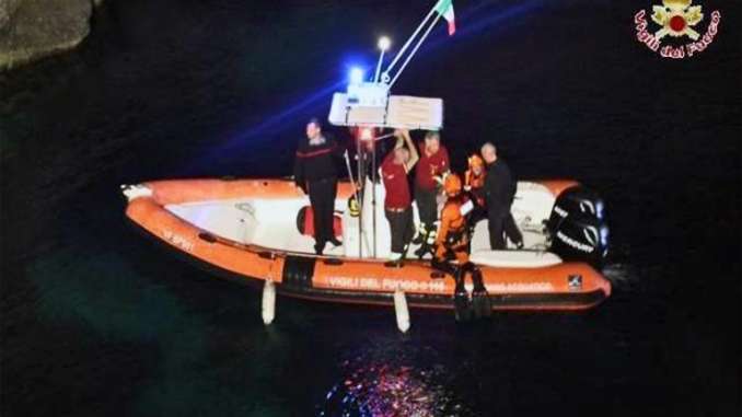 Cadavere agente polizia in mare a Lampedusa