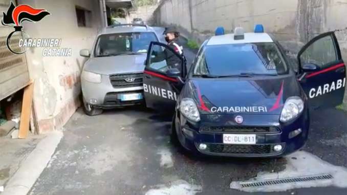 Violenza di gruppo e filmata dal branco, arrestati