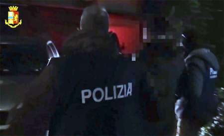 Estorsioni a commercianti e usura a Catania, 16 arresti