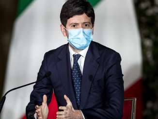 Ministro Speranza contestato a Messina