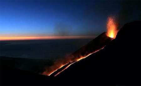 Etna, Lava e fontane di fuoco danno spettacolo