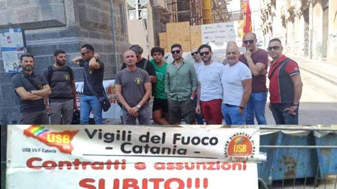 Vigili del Fuoco sit-in davanti la Prefettura di Catania