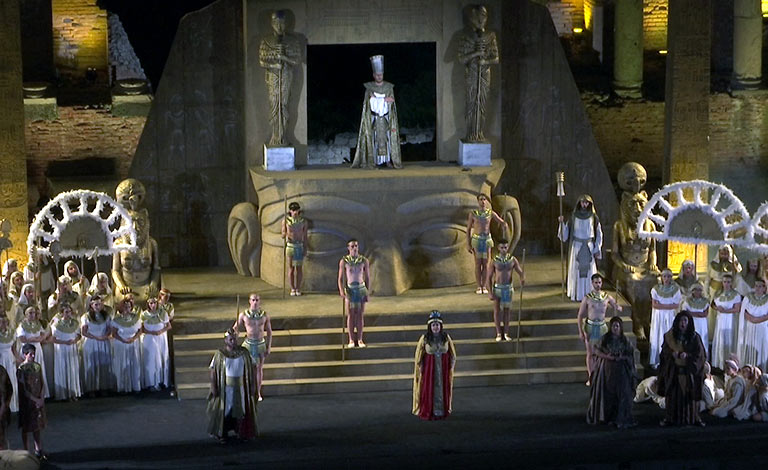 Aida trionfa a Taormina – interviste video