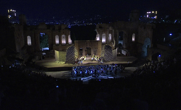 tanti applausi a Taormina per Carmen