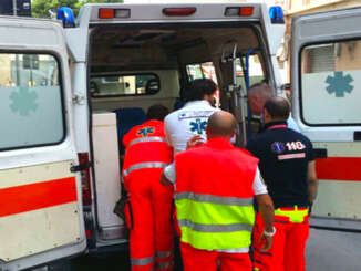 Incidente auto-ambulanza a Palermo, medico ferito