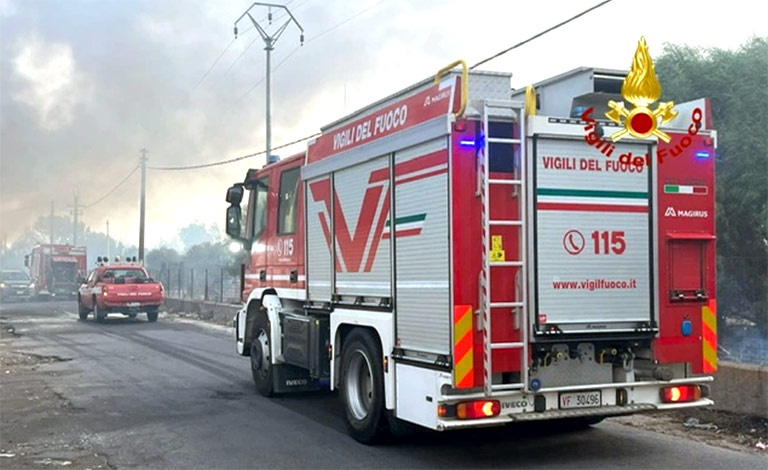 Incendi continuano a devastare la Sicilia