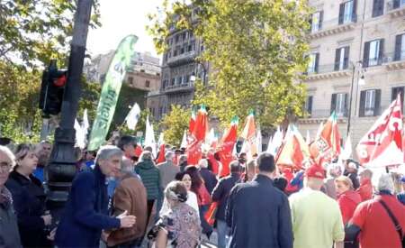 Tutti in piazza a Palermo contro il caro bollette